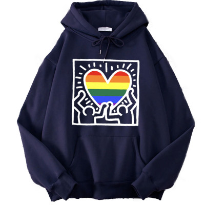 Sweat-shirt Le Cœur avec un design de cœur coloré inspiré du drapeau de la fierté selon Keith Haring