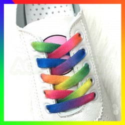 Lacets rainbow: un accessoire LGBT de gay pride Lacets rainbow: un accessoire LGBT de gay pride